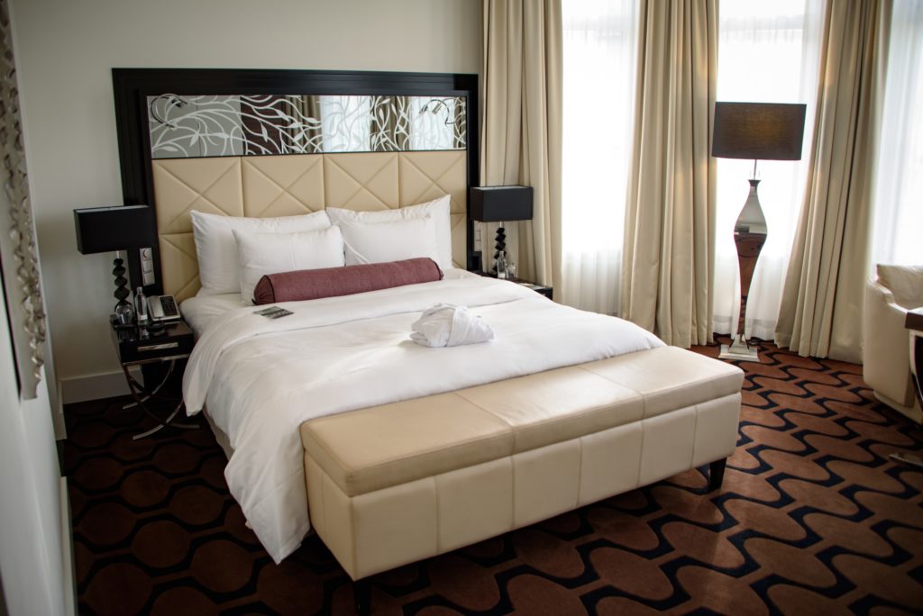 Hotel am Steinplatz, Where to Stay in Berlin: My bed