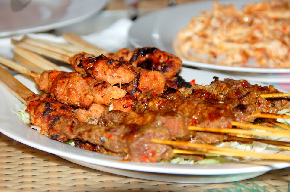 A serving of grilled satay skewers in Bali