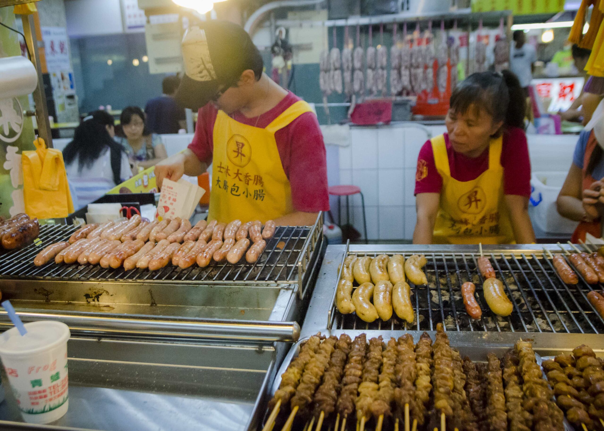 Cuisine de rue à Taïwan: Saucisses et brochettes