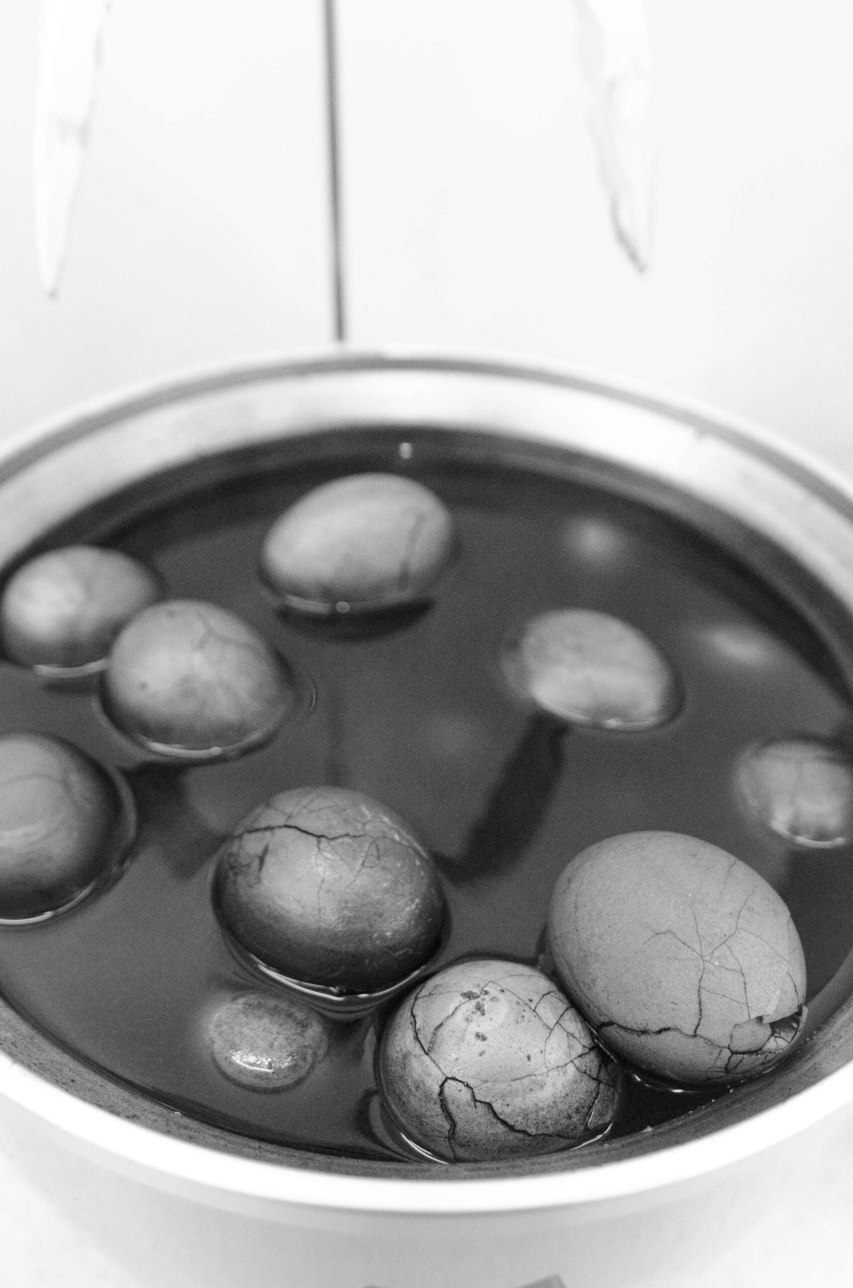 Cuisine de rue à Taïwan: Des oeufs marinés dans un Seven-11