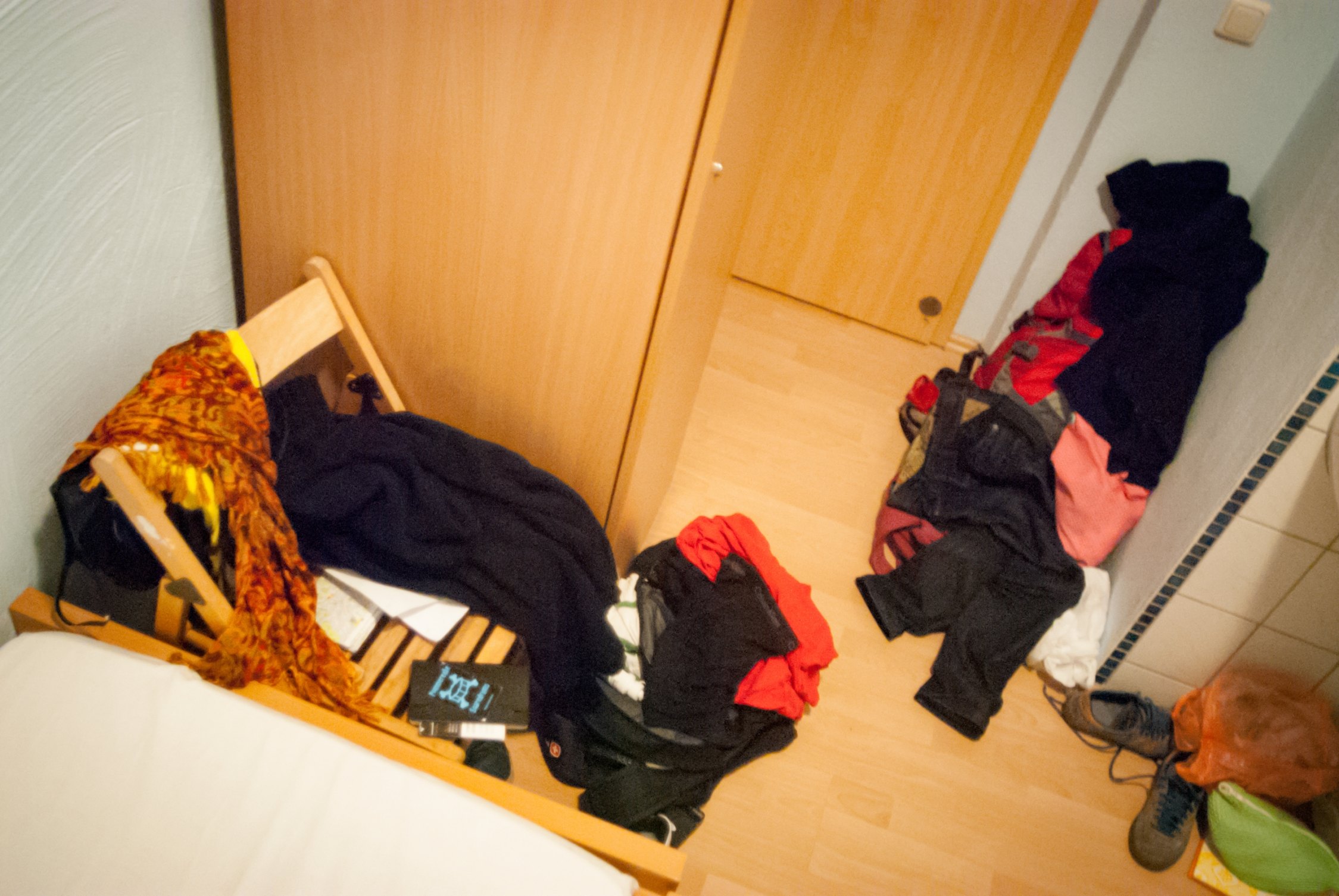 Couple Travel: "What a mess, honey!"