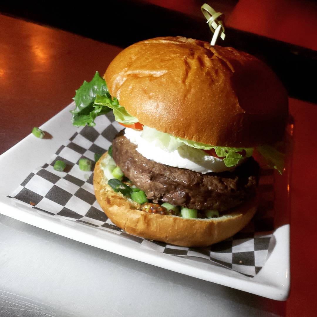 Bar le Vestiaire: burger de bison