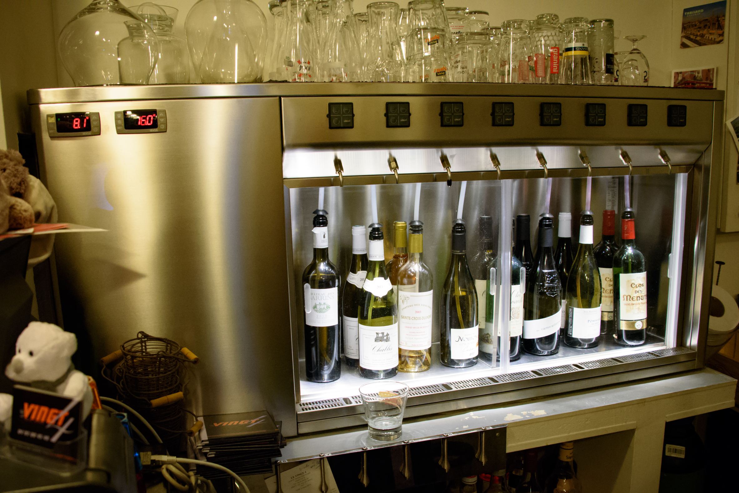 Le Vingt4: le distributeur à vins