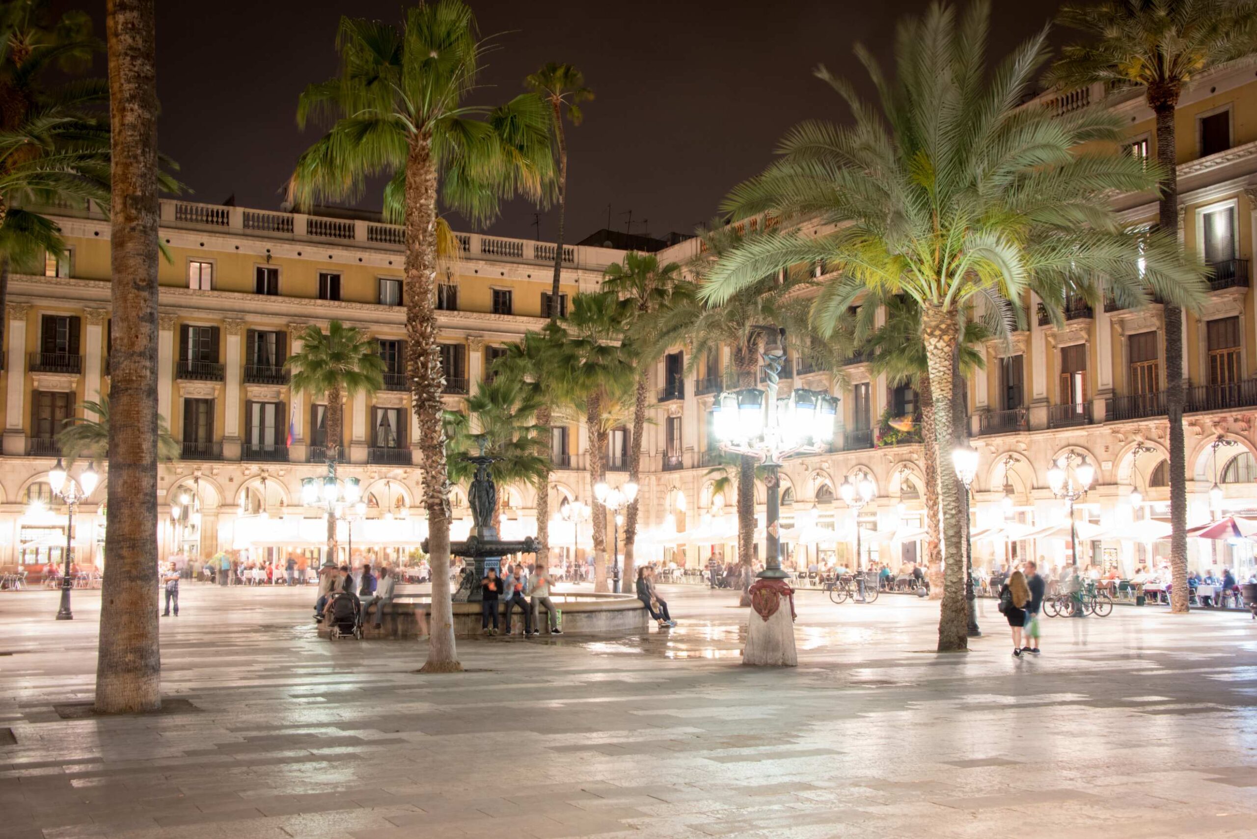 Pays les plus visités - Espagne Ici, La Plaça Reial, Barcelone. - Photo © Cedric Lizotte