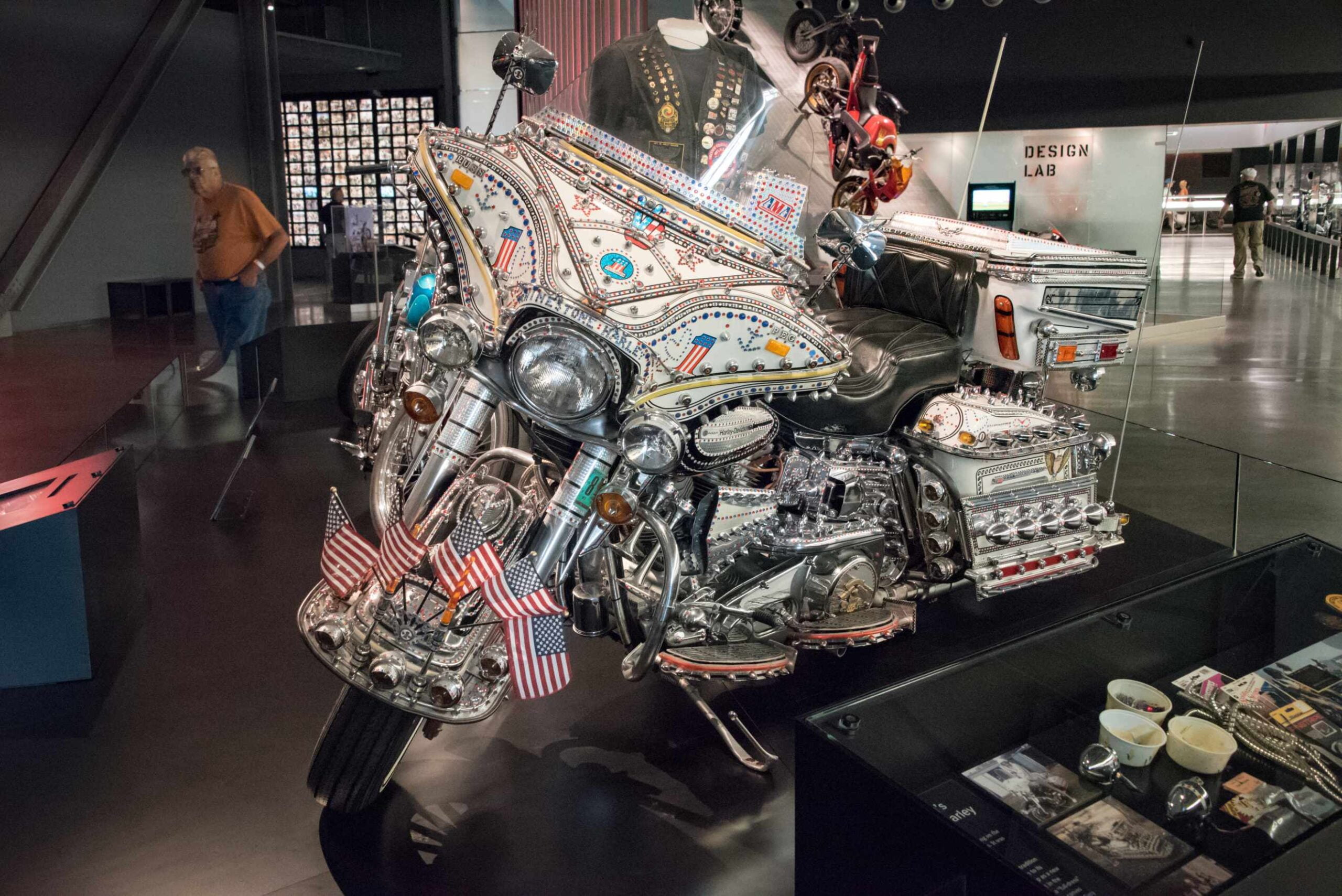 Pays qui profitent le plus du tourisme - États-Unis. Ici, le musée Harley-Davidson, Milwaukee, WI. - Photo © Cedric Lizotte