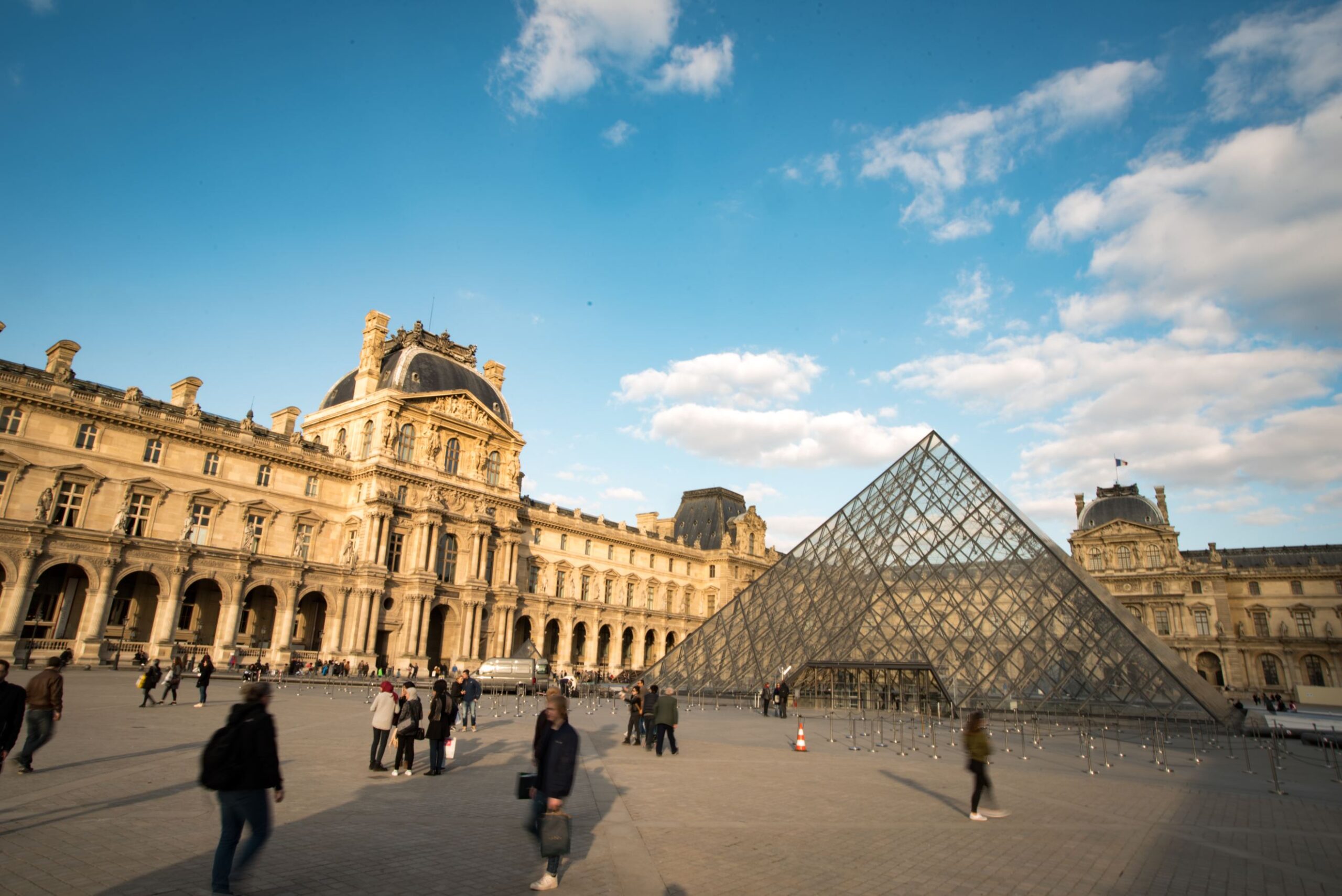 Paris Attractions by Arrondissement - Guide To Paris' Neighborhoods: Le Louvre