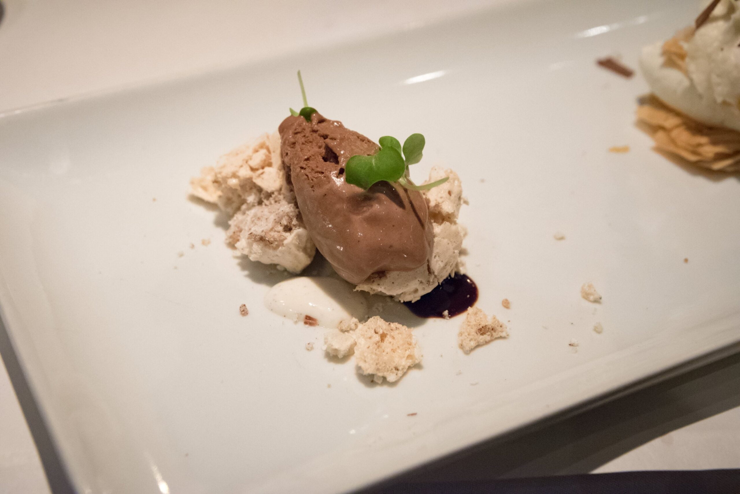 Tandem, restaurant apportez votre vin dans Villeray - Meringue noisette, glace choco, lait cardamome