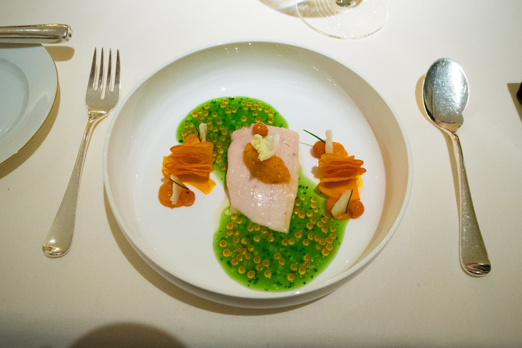 Dallmayr, restaurant à Munich: Filet de carpe vapeur, feuilles de citrouille, verjus