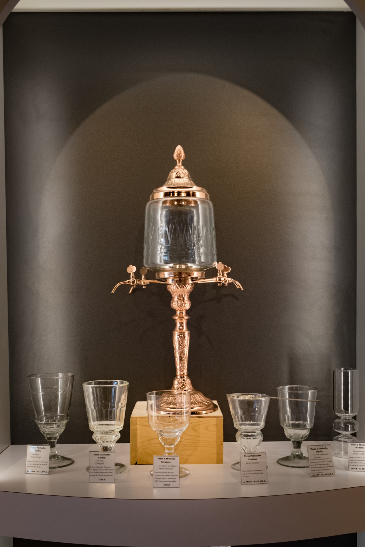 Boutique Alambika, Montréal: Une fontaine à absinthe