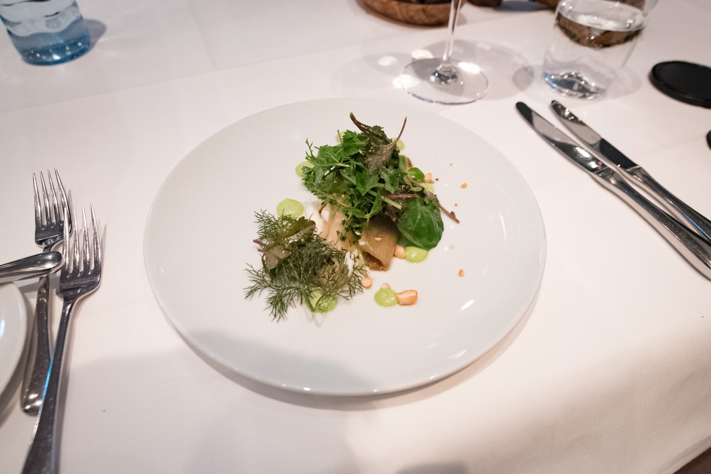 Tian, restaurant végétarien à Munich - Chicorée, mousse de babeurre, aneth