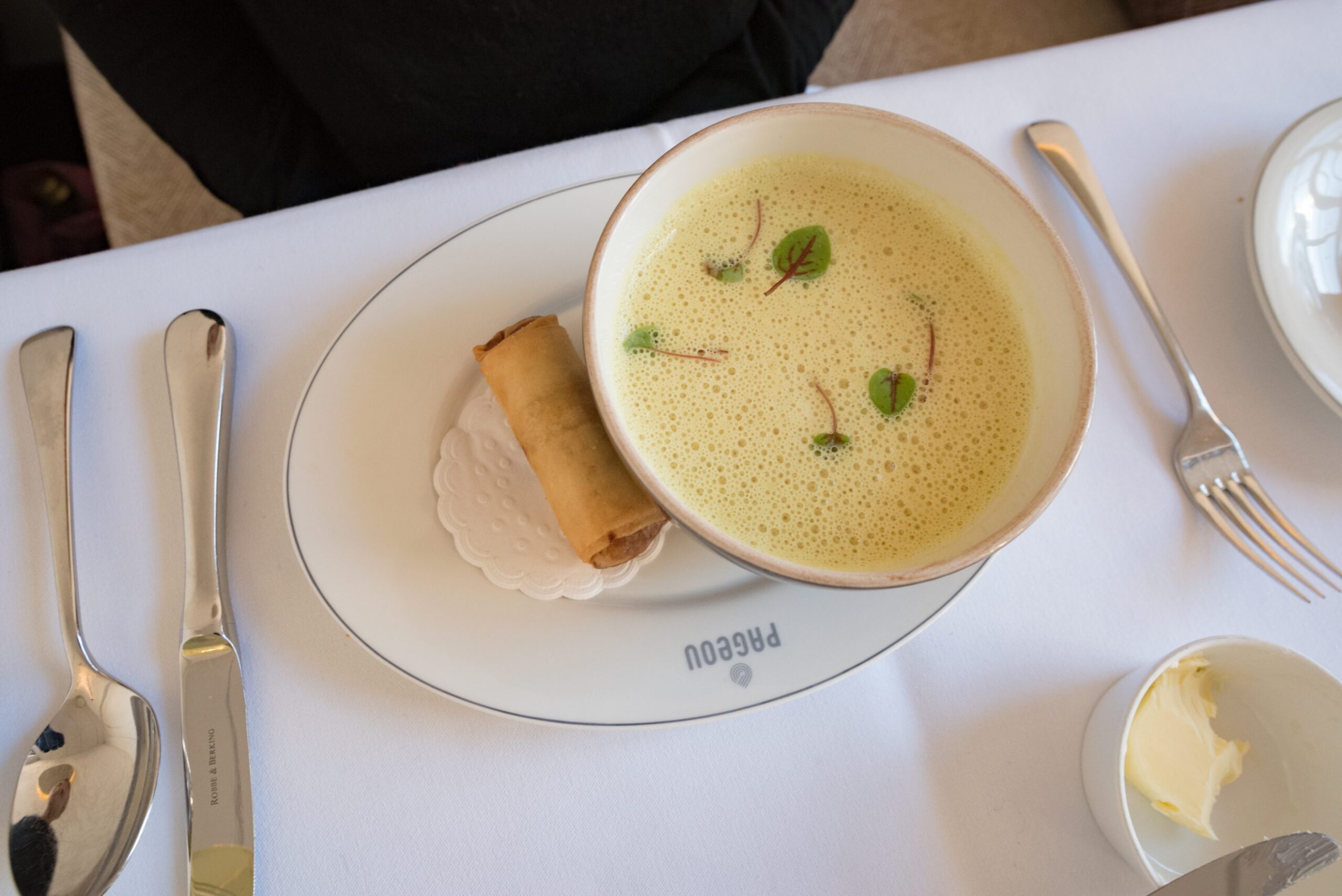 Pageou, restaurant à Munich: Coco et chou-fleur