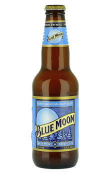 A glass of Blue Moon Belgian White beer