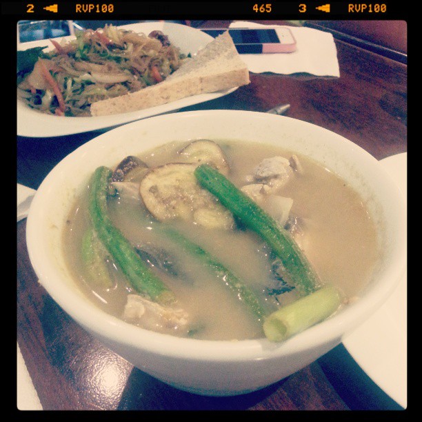 Andrew ZImmern Bizarre Foods Delicious Destinations Manila