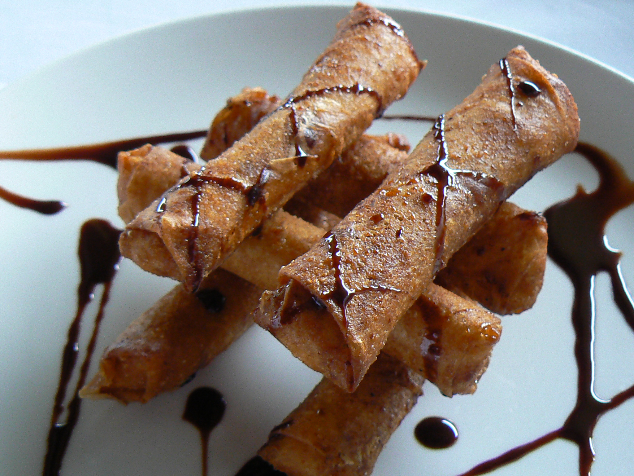 Andrew Zimmern Delicious Destinations Manila -Deep fried slices of banana wrapped with flour wrapper