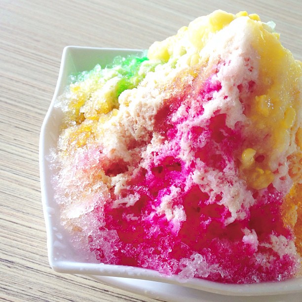 Delicious Destinations Singapore - Shaved Ice with sweet fruit syrup