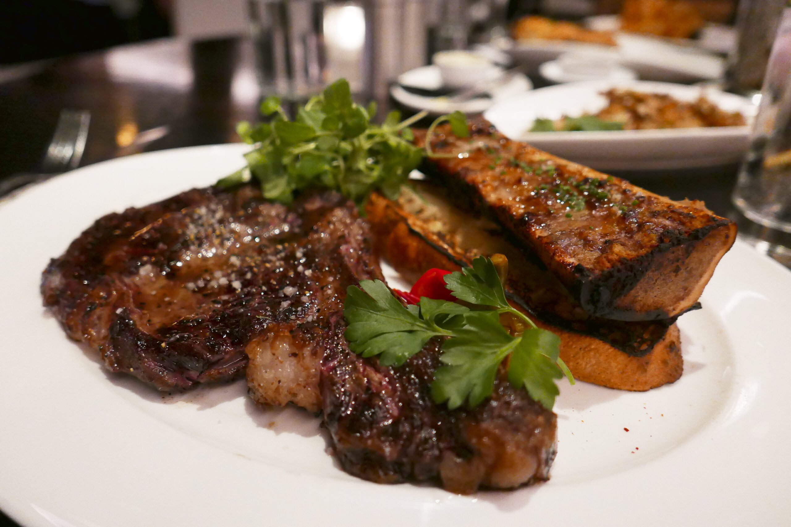 Delicious Destinations Las Vegas - Steak de bœuf Wagyu avec moelle osseuse
