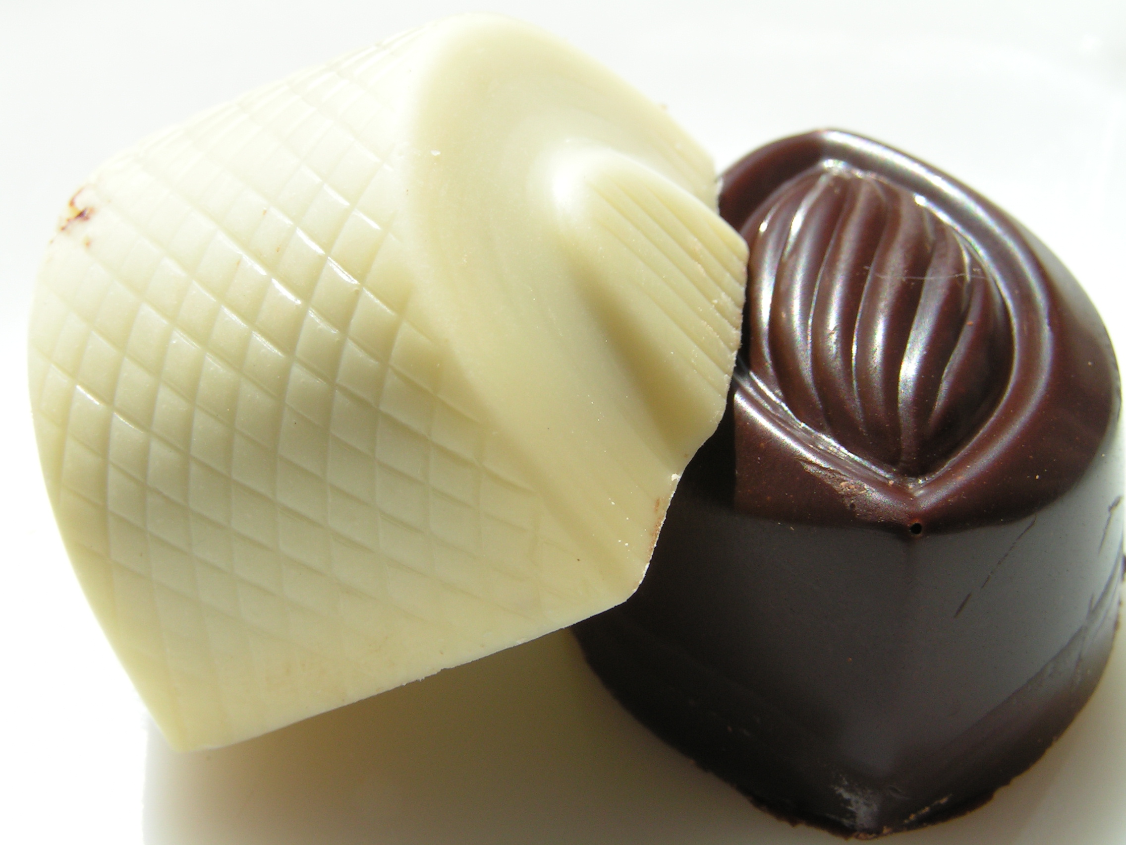 Andrew Zimmern Bizarre Foods Delicious Destinations Brussels - Belgian chocolate