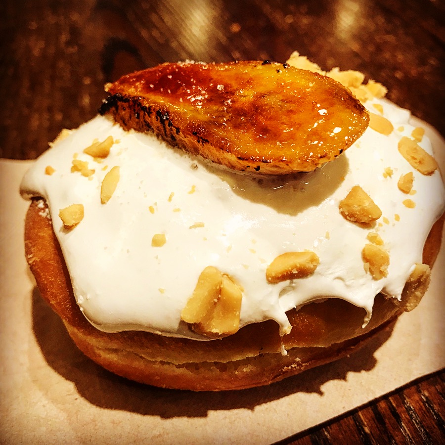 Anthony Bourdain US Heartland - Fluffernutter Gourmet Doughnut - photo by Leif Kurth under CC BY 2.0
