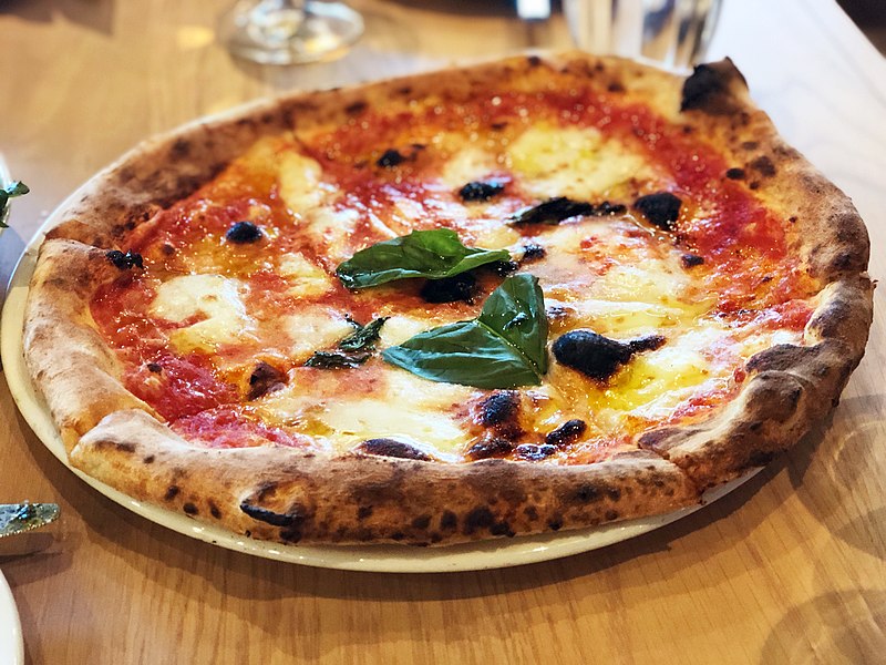Delicious Destinations Rome - Margherita pizza - Photo by Missvain under CC-BY-4.0