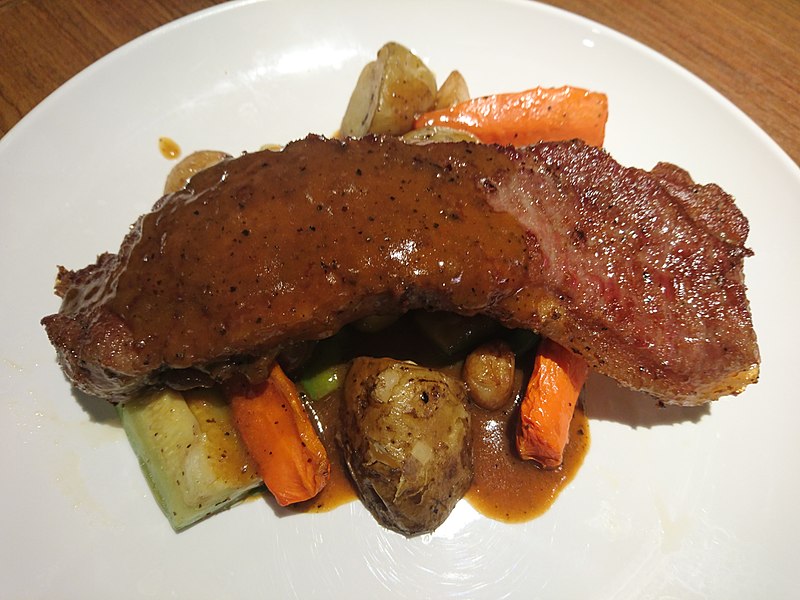 Anthony Bourdain Paris - Sirloin Steak with Assorted Vegetables - photo by Ceeseven under CC-BY-SA-4.0