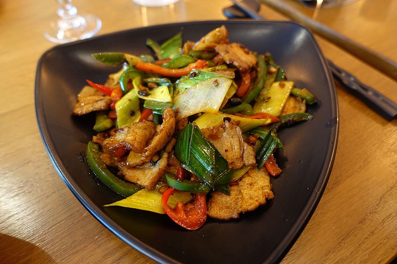 Andrew Zimmern Bizarre Foods Delicious Destinations Chengdu - Twice-Cooked Pork - photo by Guilhem Vellut under CC-BY-2.0