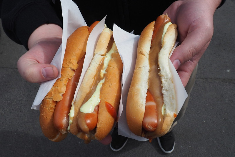 Andrew ZImmern Bizarre Foods Delicious Destinations Dish - Pylsur - photo by Caitlin under CC BY 2.0