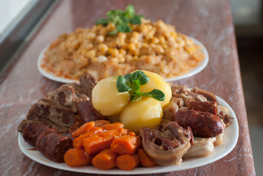 Andrew Zimmern Bizarre Foods Delicious Destinations Madrid - Cocido Madrileño - photo by Salvatore G2 under CC BY-ND 2.0