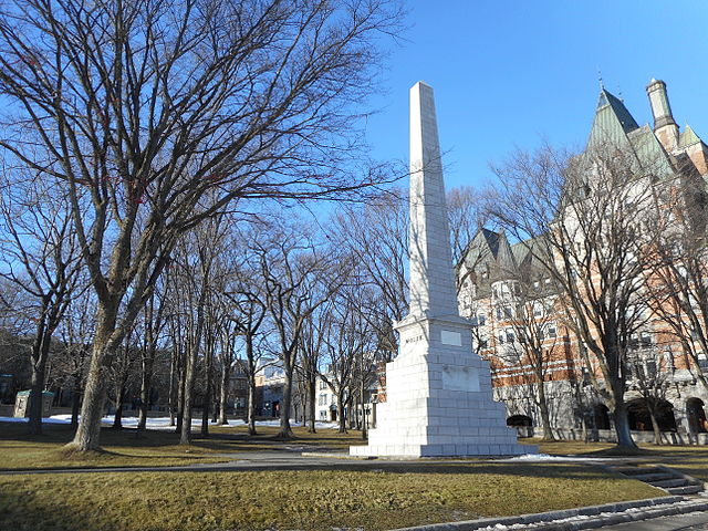 Wolfe-Montcalm monument in Governors’ Garden beside the Château Frontenac Hotel, Quebec City - photo by Jeangagnon under CC BY-SA 3.0