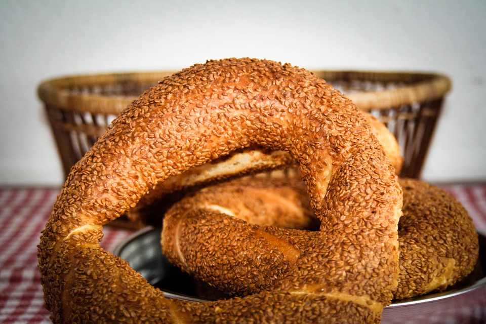 Andrew Zimmern Bizarre Foods Delicious Destinations Athens Dish - Koulouri - photo by muzafferdolek under CC0