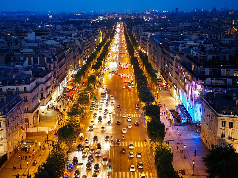 late evening activity on the Avenue des Champs-Élysées - photo by Richard Allaway under CC BY 2.0