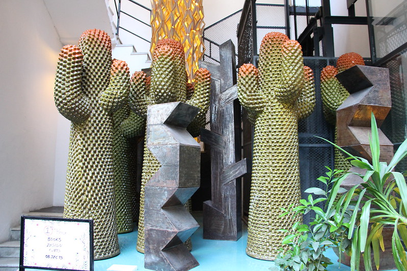 présentoirs au 10 Corso Como - photo par Fred Romero sous CC BY 2.0