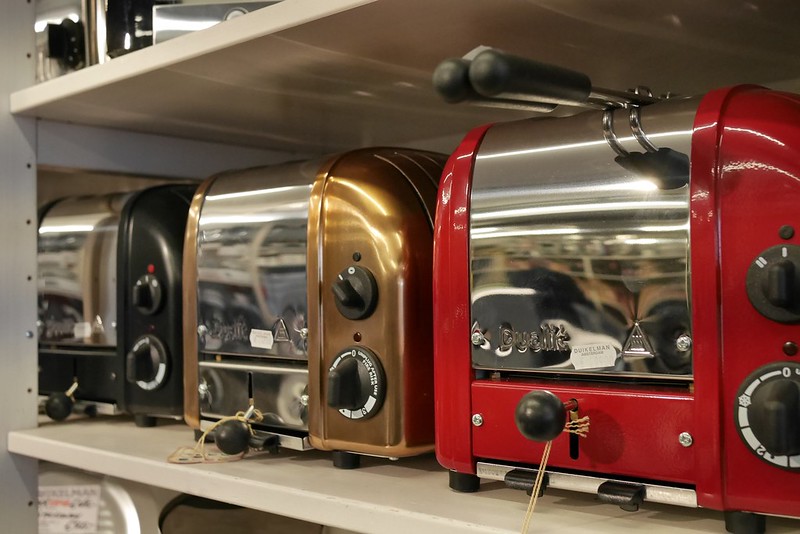 Kitchen appliances on display at Duikelman BV - photo by Franklin Heijnen under CC BY-SA 2.0