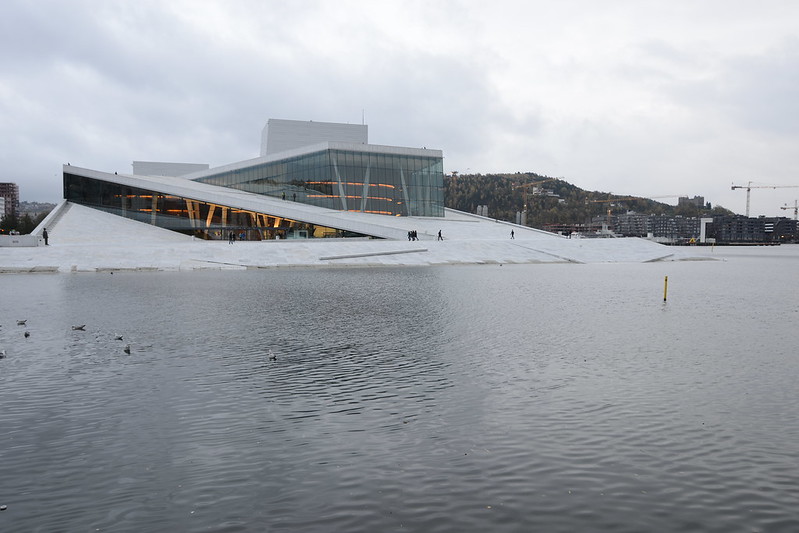 free things to do in Oslo - The Oslo Opera House (Operahuset) - photo by Jorge Láscar under CC BY 2.0