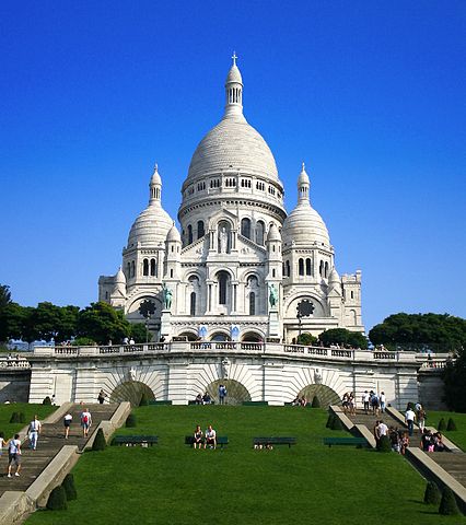 free things to do in Paris - South facade of the Basilique du Sacré-Cœur de Montmartre - photo by Tonchino under CC-BY-SA-3.0