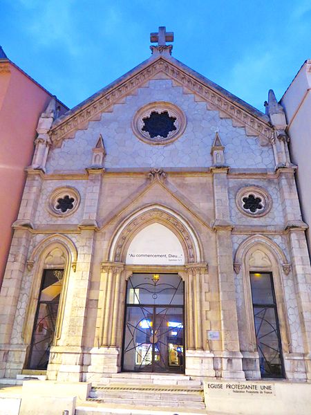 Église Protestante Unie de Cannes - photo by Aimelaime under CC-BY-SA-4.0