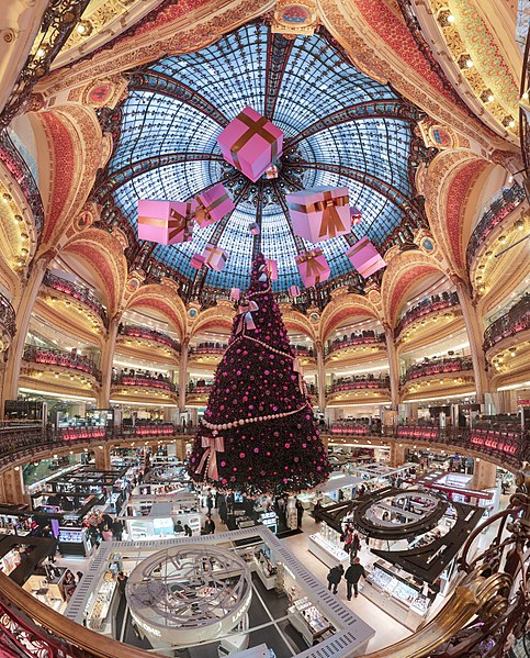 dome and balconies of Galeries Lafayette Haussmann - photo by Benh LIEU SONG under CC-by-SA 4.0