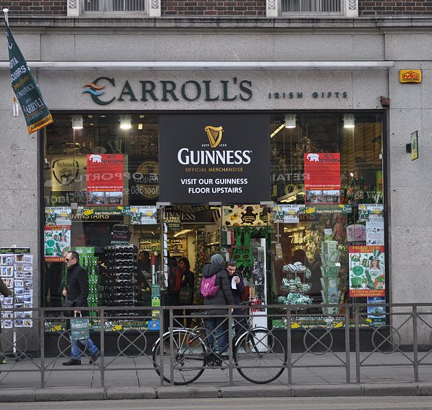 best shopping in Dublin - Carroll's Irish Gifts in Aston Quay - photo by ru-wikipedia user Аскольд under CC-Zero