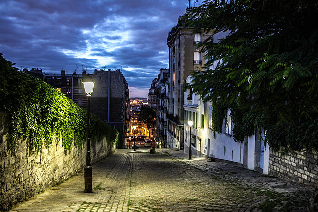 A street in Montmartre, Paris - photo by Shadowgate from Novara, ITALY under CC-BY-2.0