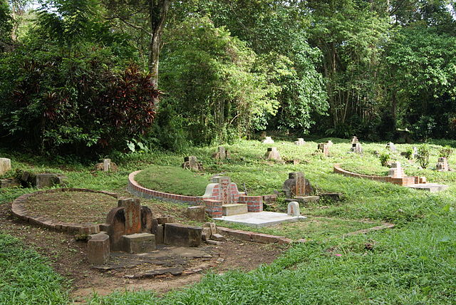 free things to do in Singapore - Bukit Brown Cemetery - photo by Jacklee under CC-BY-SA-3.0