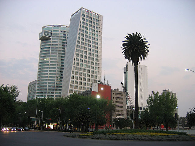 best shopping in Mexico City - the Reforma 222 Complex - photo by CliNKer * under CC BY-SA 2.0