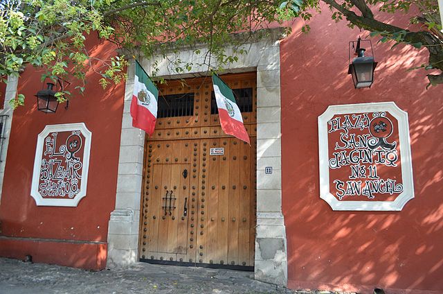 best shopping in Mexico City - entrance to Bazaar Sábado - photo by Danielmum2 under CC-BY-SA-4.0
