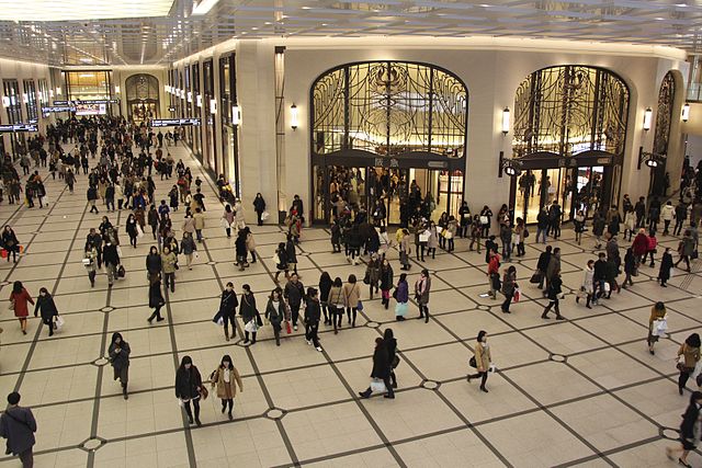 best shopping in Osaka - the concourse of Hankyu Department Store in Umeda - photo by Kanchi1979 under CC-BY-SA-4.0