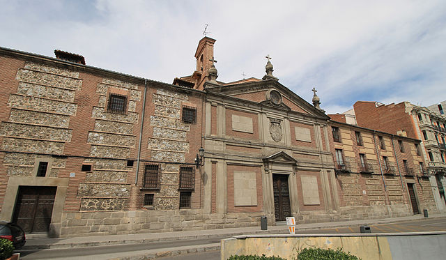 historical sites in madrid - main facade of Monasterio de las Descalzas Reales - photo by Luis García (Zaqarbal) under CC-BY-SA-3.0-ES