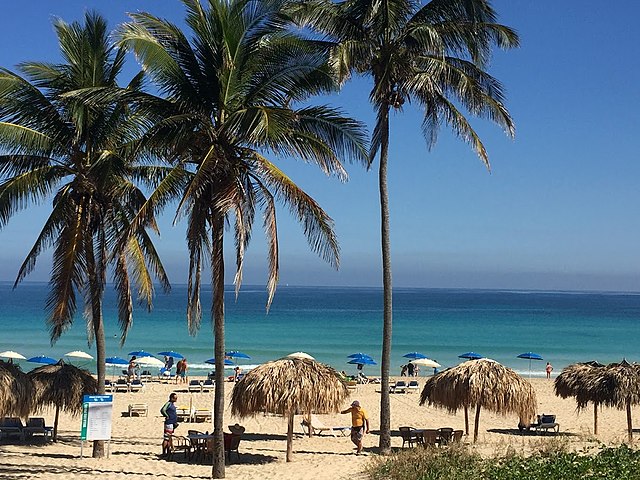 Playas del Este - photo by Abdeaitali under CC-BY-SA-4.0