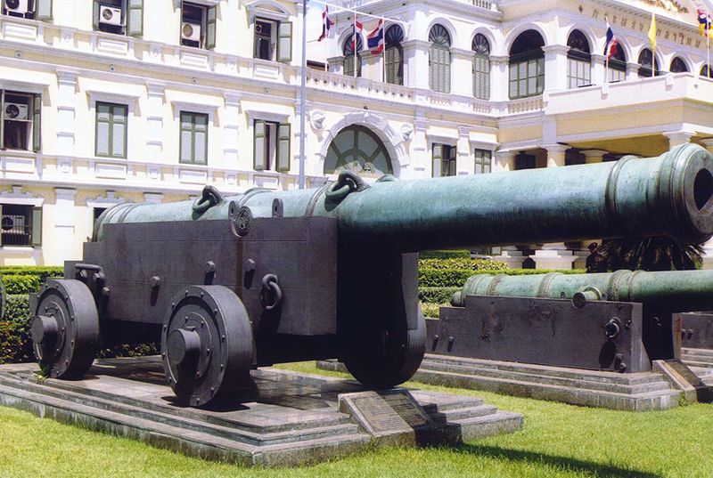 free things to do in Bangkok - One of the cannons at Ancient Artillery Museum in Bangkok - photo by Ahoerstemeier under GFDL and CC BY-SA 3.0, 1.0