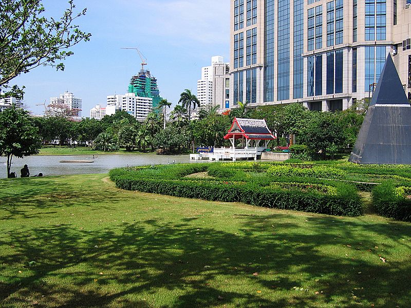 Benchasiri Park (also Benjasiri Park) - photo by Lerdsuwa under GFDL and CC BY-SA 3.0