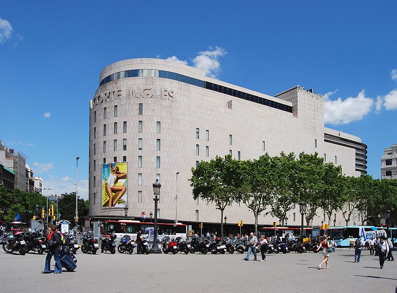 best shopping in Barcelona - El Corte Inglés in Plaça de Catalunya, Barcelona - photo by Felix König under GFDL and CC-BY-3.0