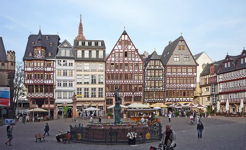 Ostzeile (Eastern Row) at the Römerberg - photo by Pedelecs under CC-BY-SA-3.0