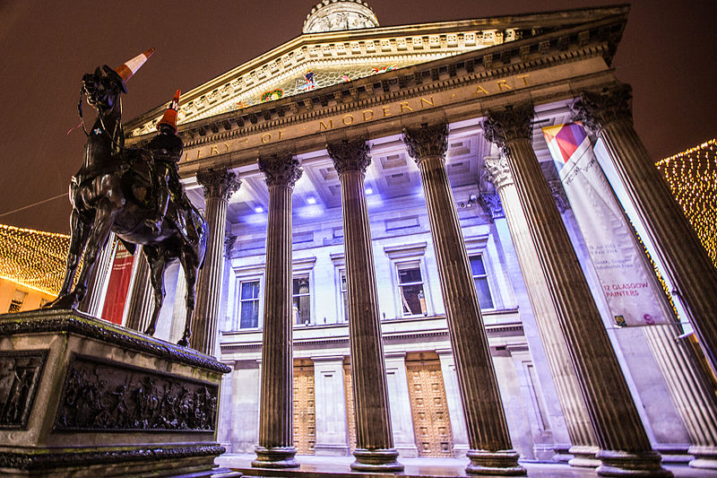 The Gallery of Modern Art (GoMA) in Glasgow at night - photo by Tony Webster under CC-BY-SA-4.0