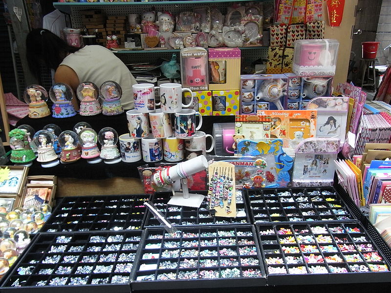 One of the stalls at Jardine's Crescent Market - photo by Cheuogaiomedia under CC-BY-SA-3.0